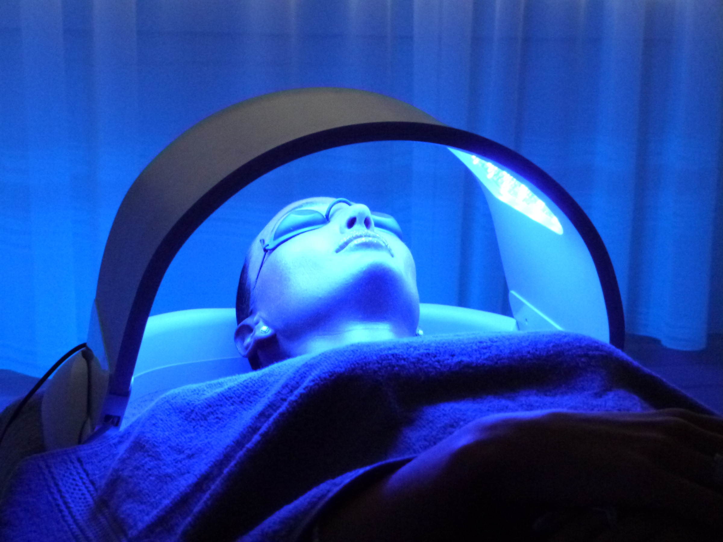 Dermalux LED phototherapy at eLIVEate Me